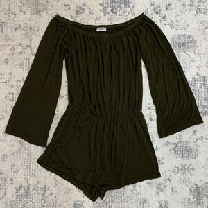 WONDERLAND HONOLULU Olive Green Off-Shoulder Romper